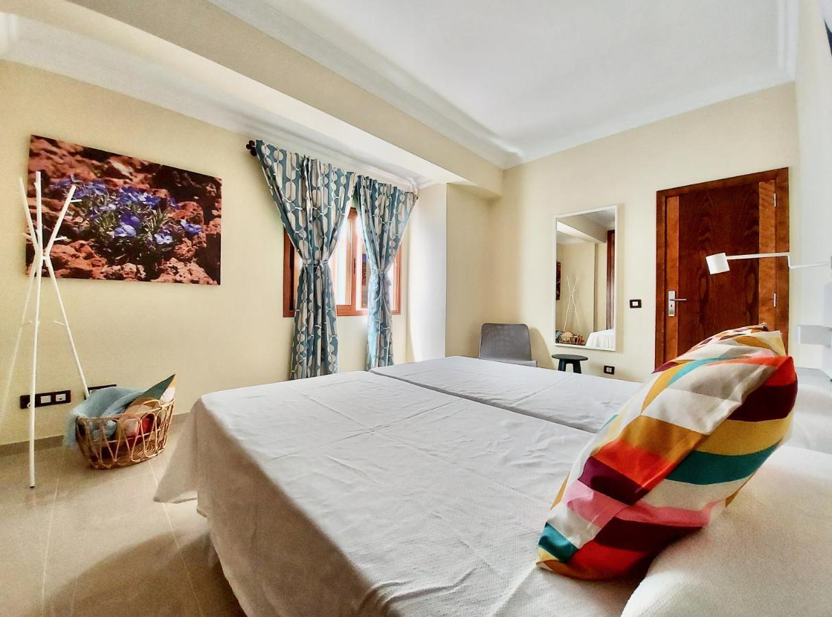 Aromas Suites Attic ปูแอร์โตเดลาครูซ ภายนอก รูปภาพ