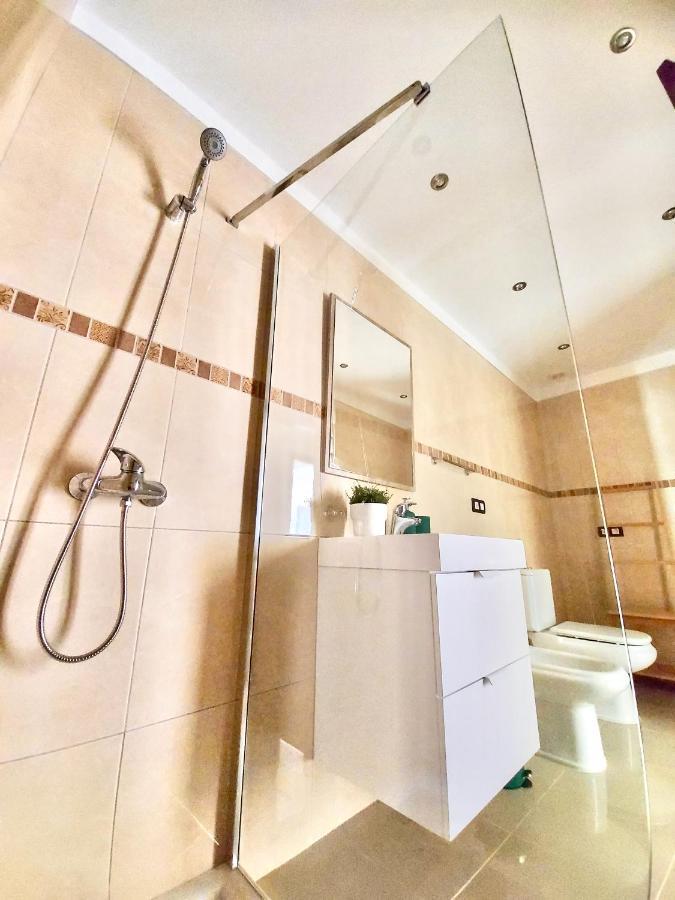 Aromas Suites Attic ปูแอร์โตเดลาครูซ ภายนอก รูปภาพ
